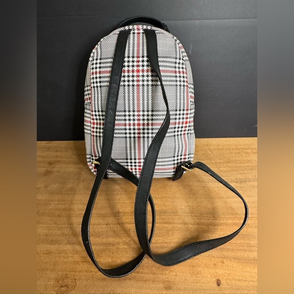 Tommy Hilfiger Mini Plaid Gold Hardware Logo Purse Backpack Summer Getaway Bag - Picture 2 of 6
